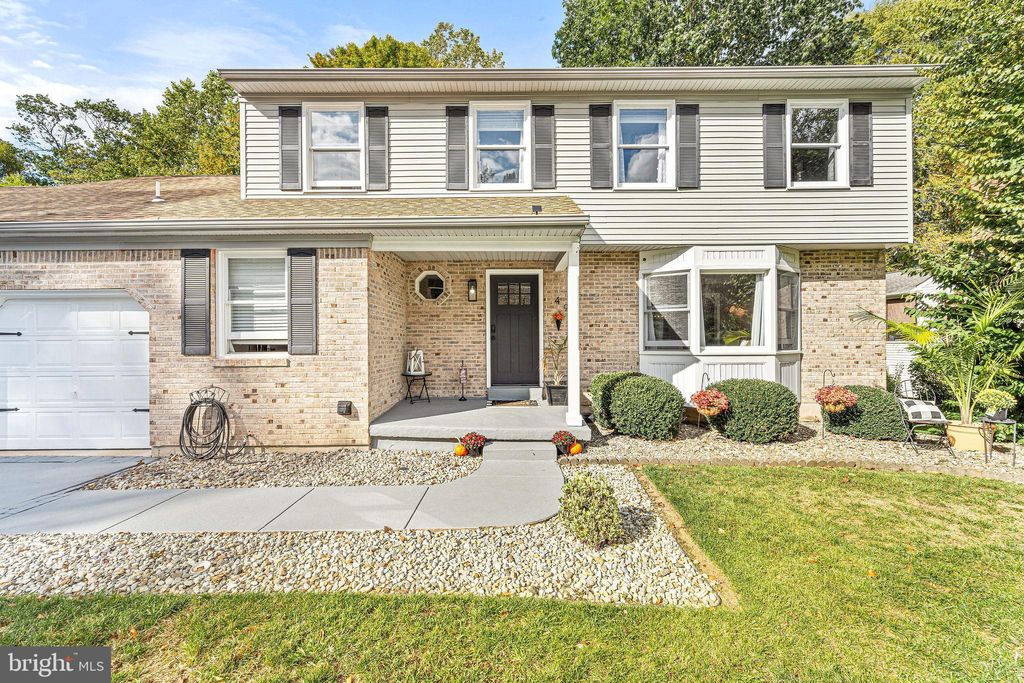 Photo of 496 Greenwood Dr, WILMINGTON, DE 19808 (MLS # DENC2091092)