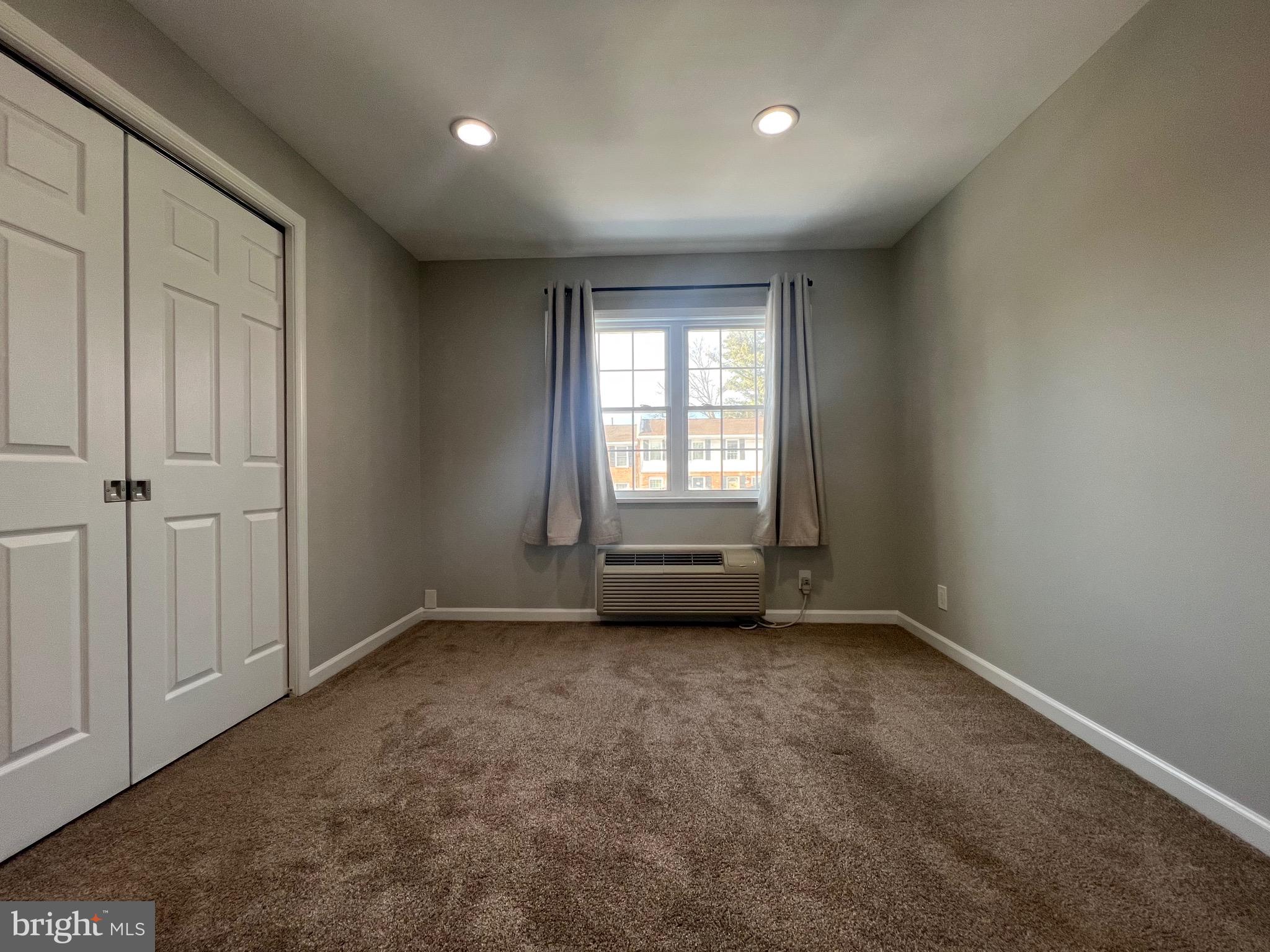 PEMBROOKE - Residential