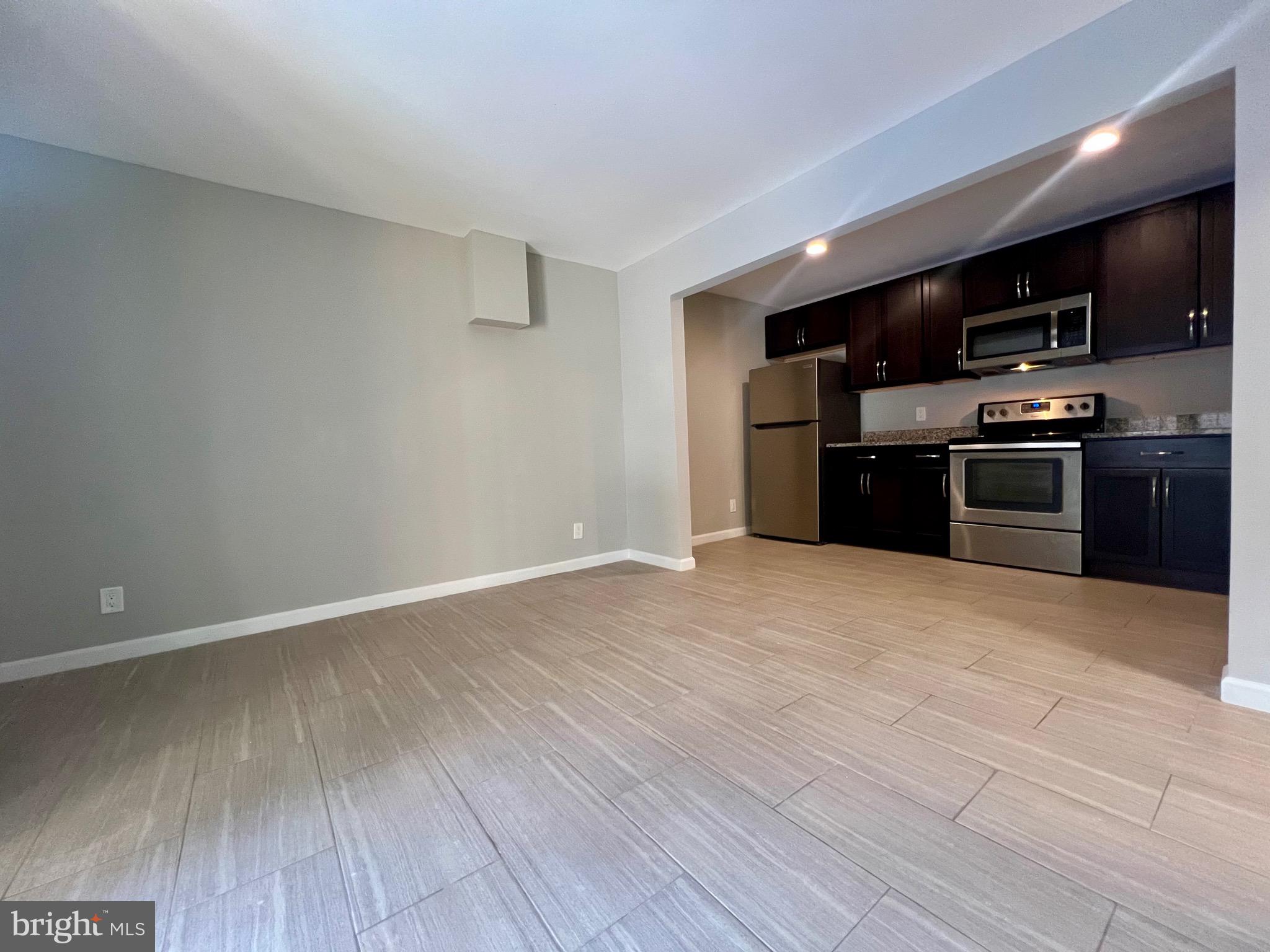 PEMBROOKE - Residential