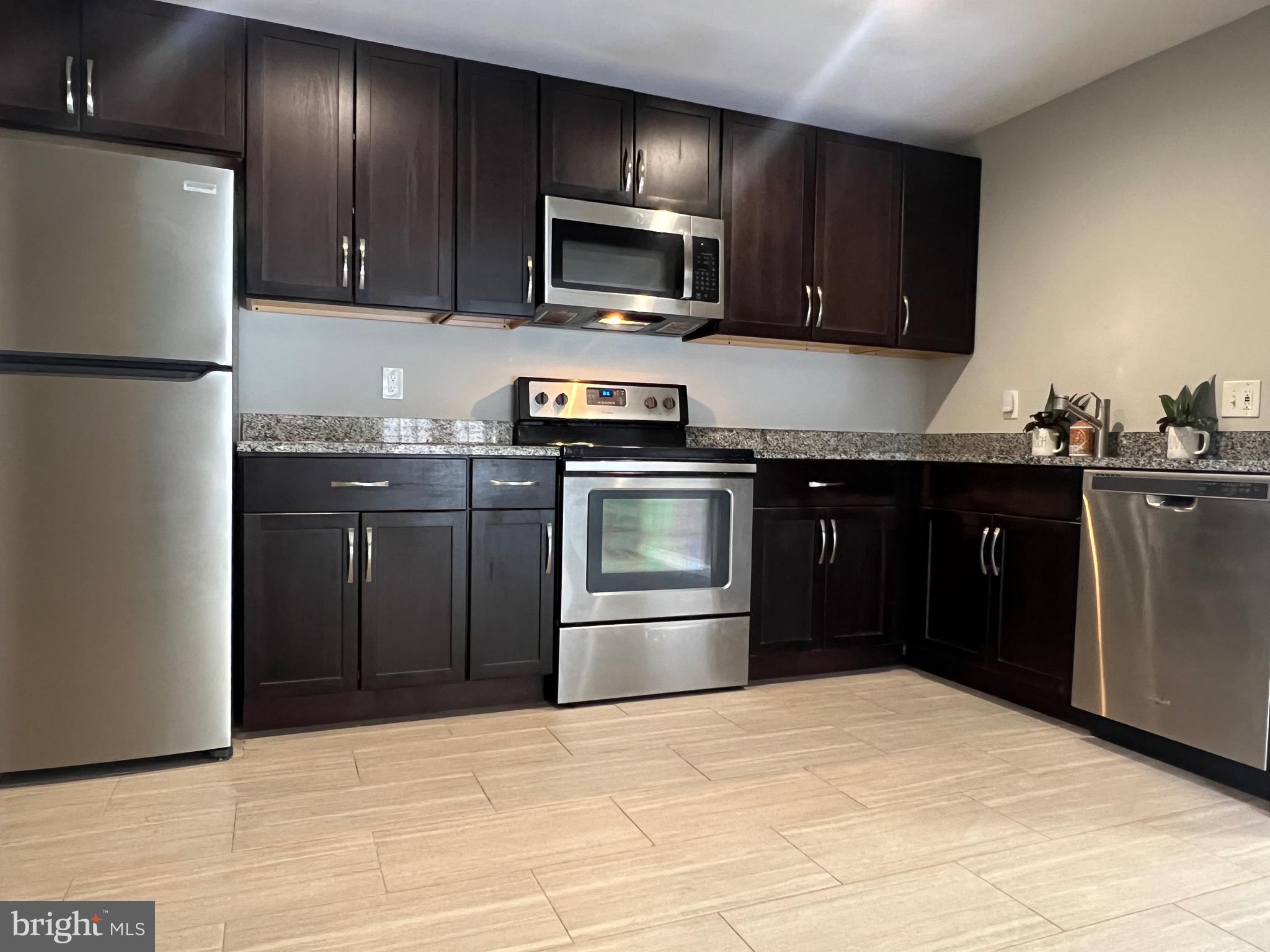 PEMBROOKE - Residential