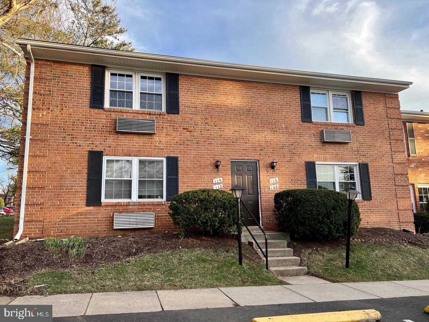 PEMBROOKE - Residential