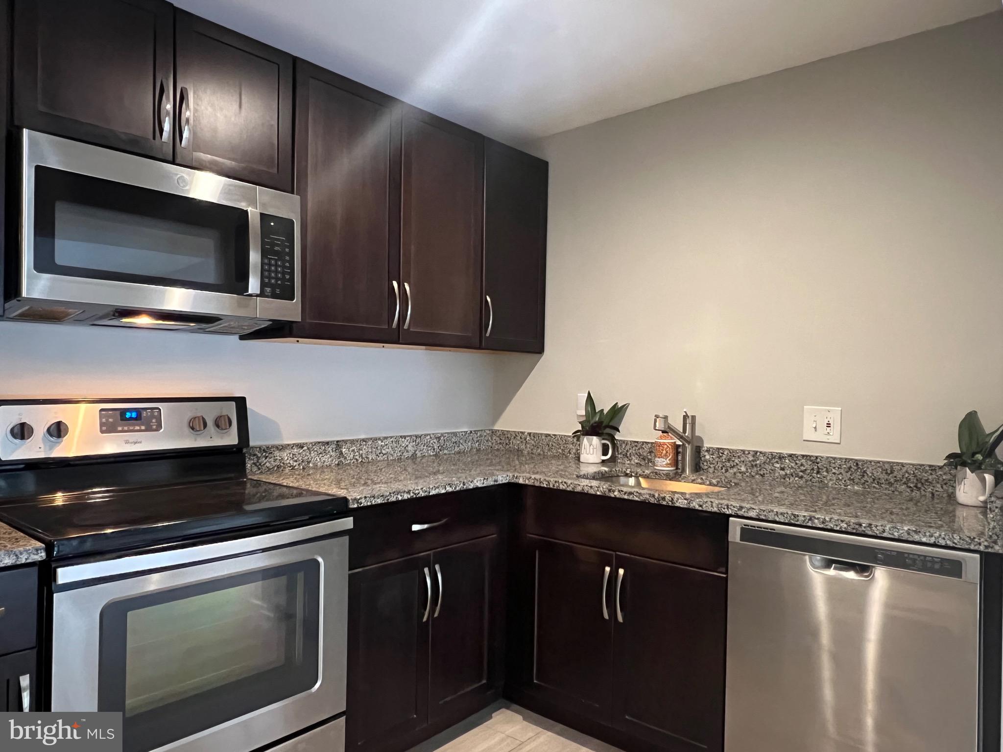 PEMBROOKE - Residential