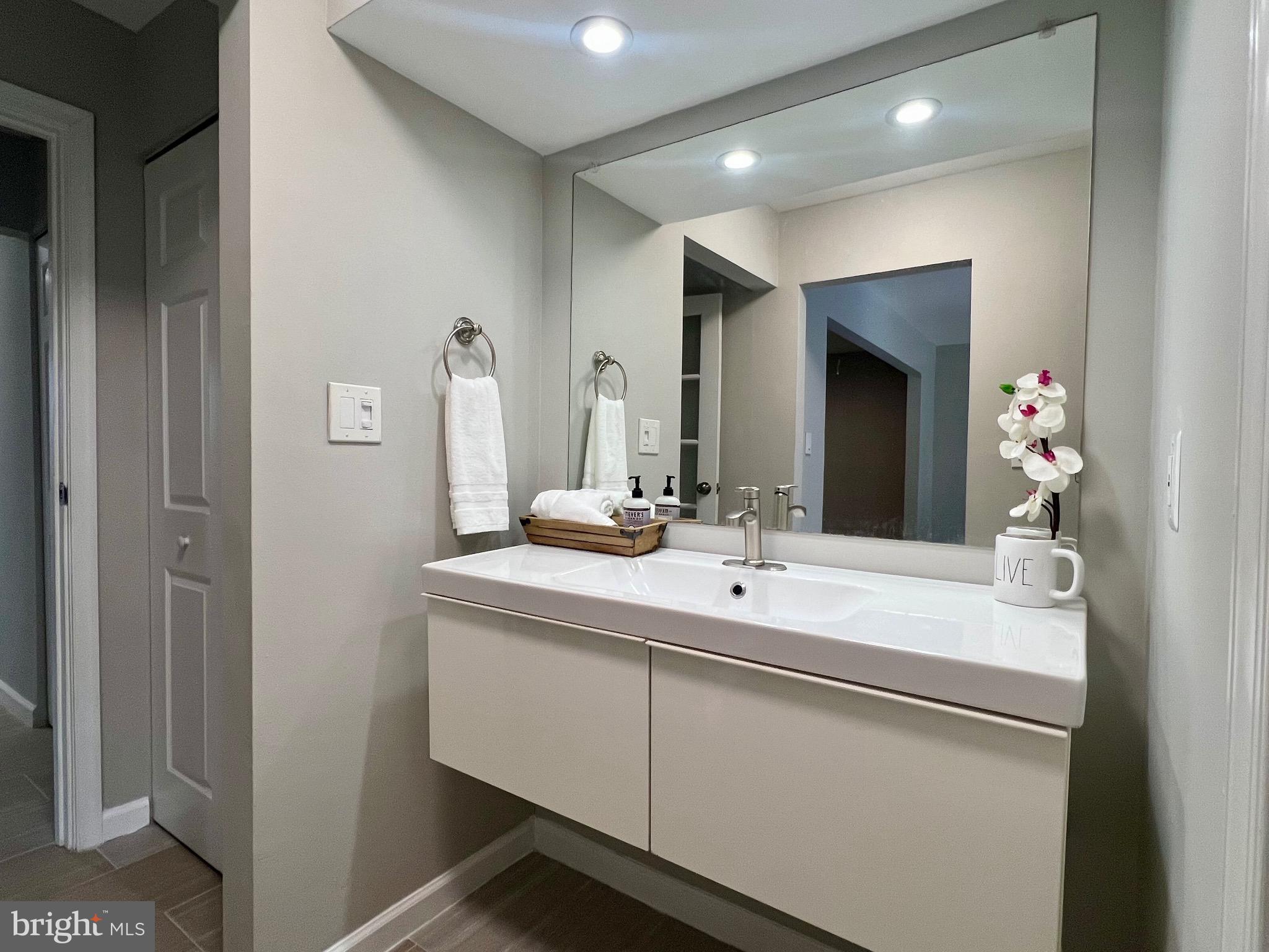 PEMBROOKE - Residential