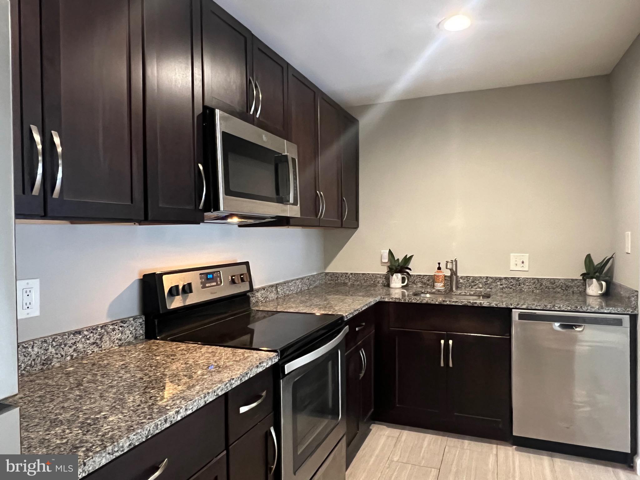 PEMBROOKE - Residential