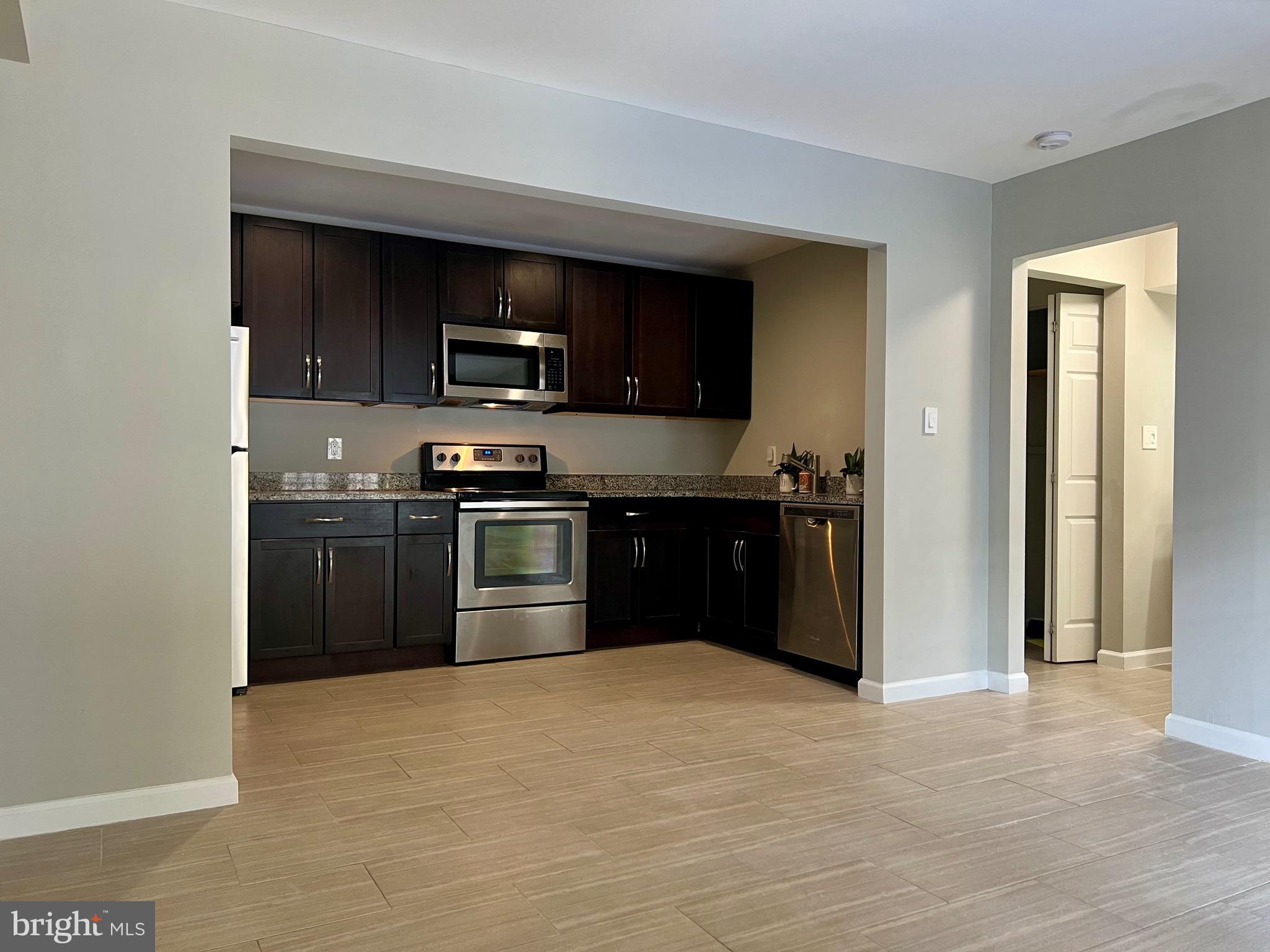 PEMBROOKE - Residential