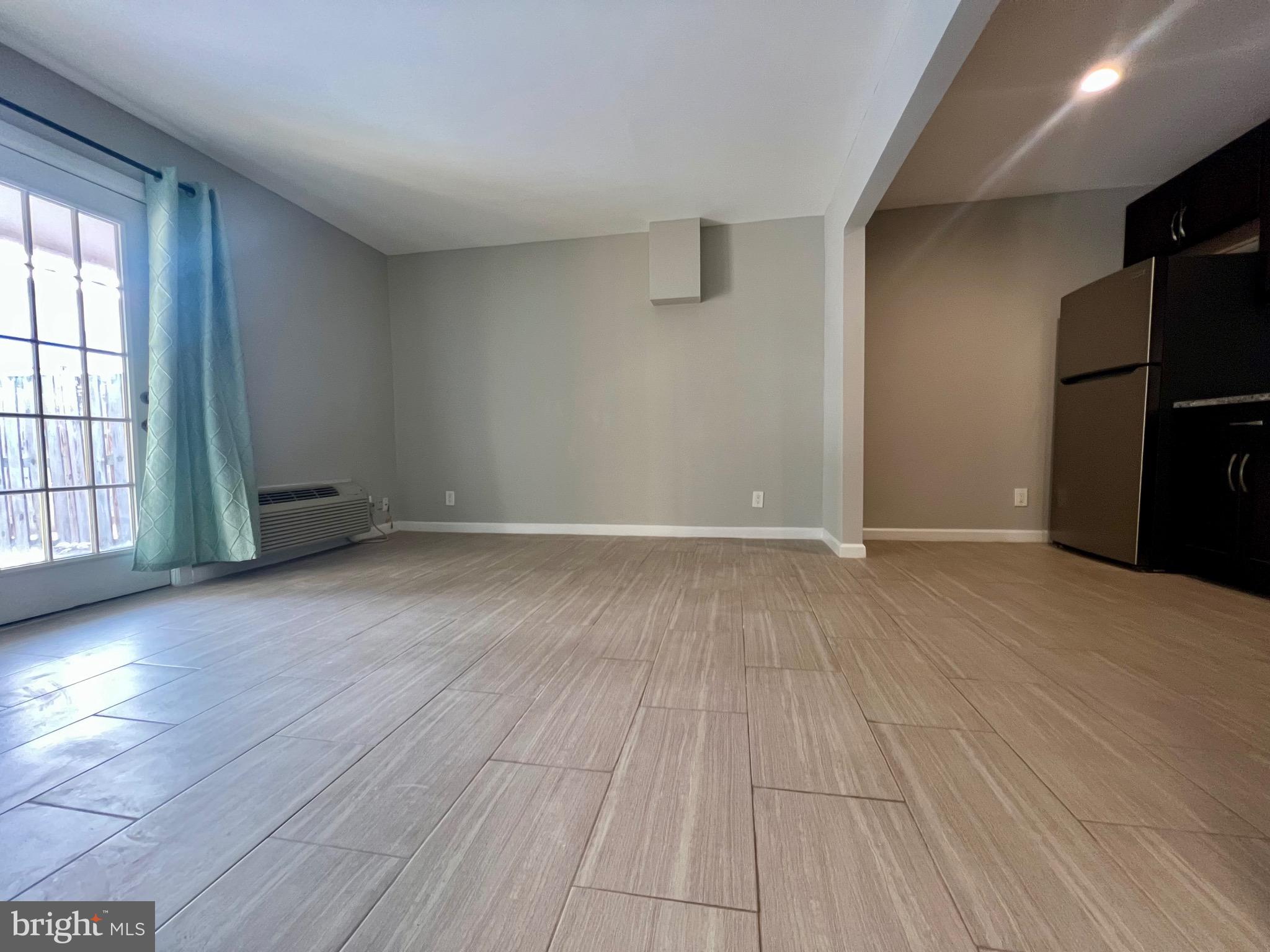 PEMBROOKE - Residential