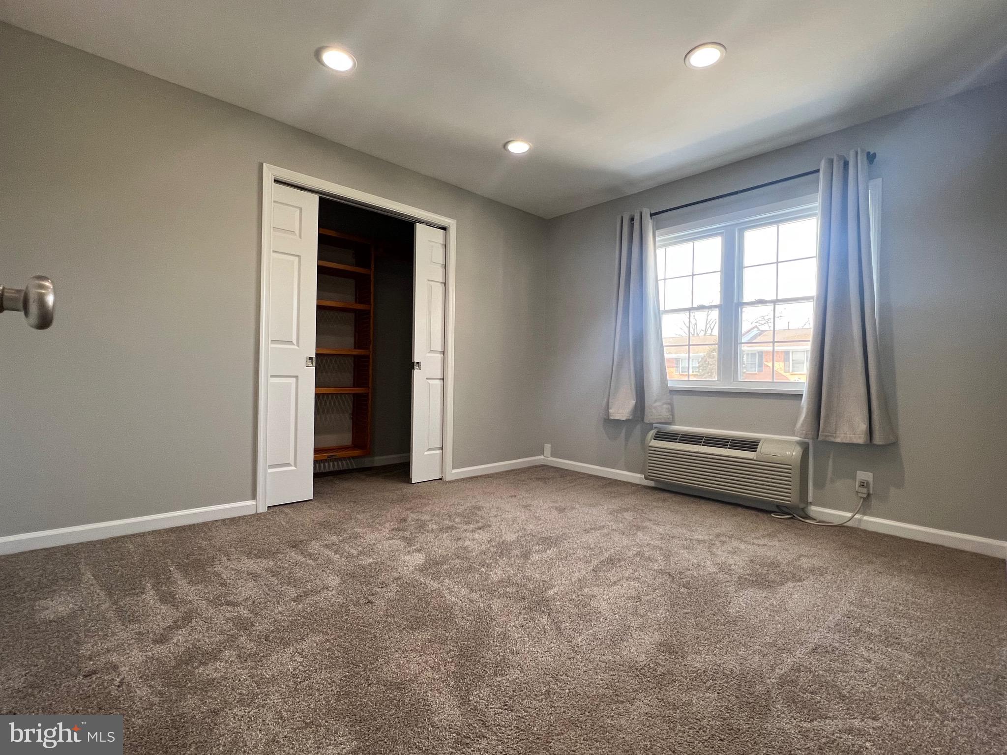 PEMBROOKE - Residential