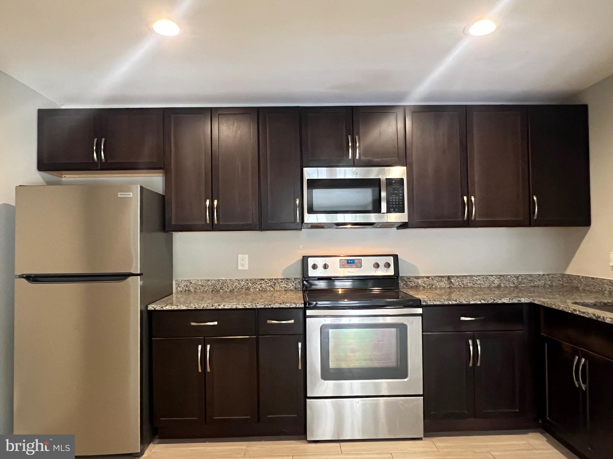 PEMBROOKE - Residential