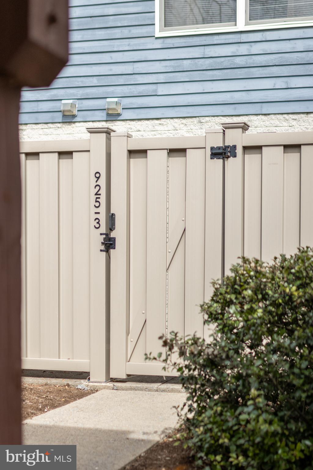 SHAMROCK TOWNHOMES - Residential