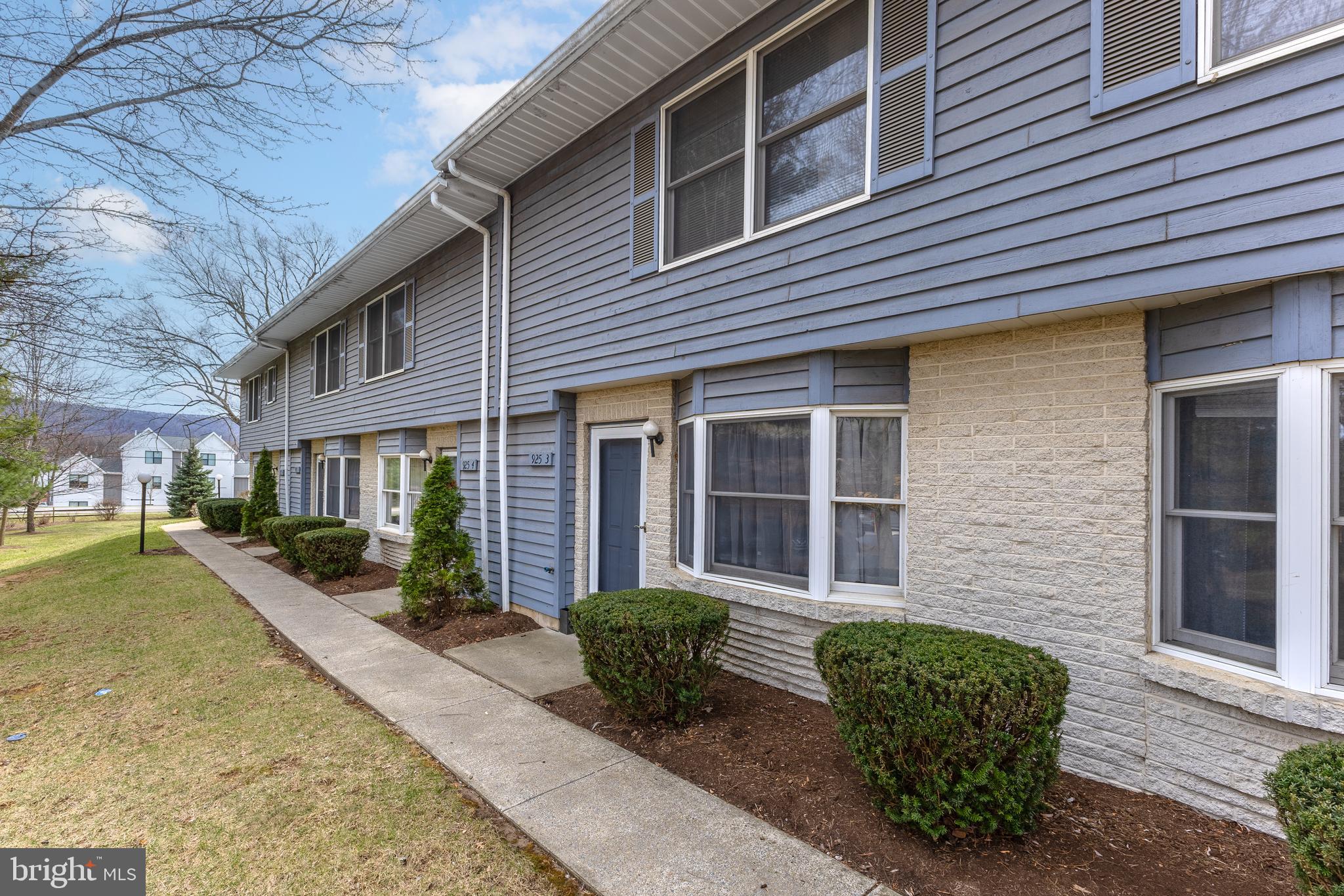 SHAMROCK TOWNHOMES - Residential