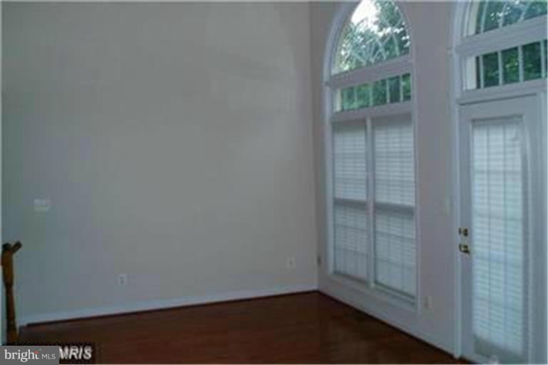 TYSONS VILLAGE - Residential Lease