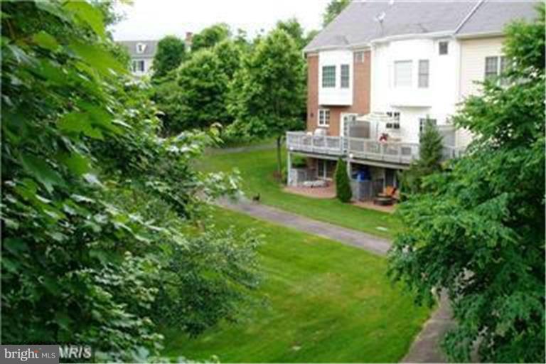 TYSONS VILLAGE - Residential Lease