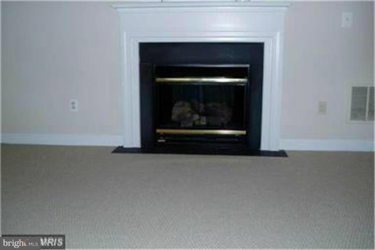 TYSONS VILLAGE - Residential Lease