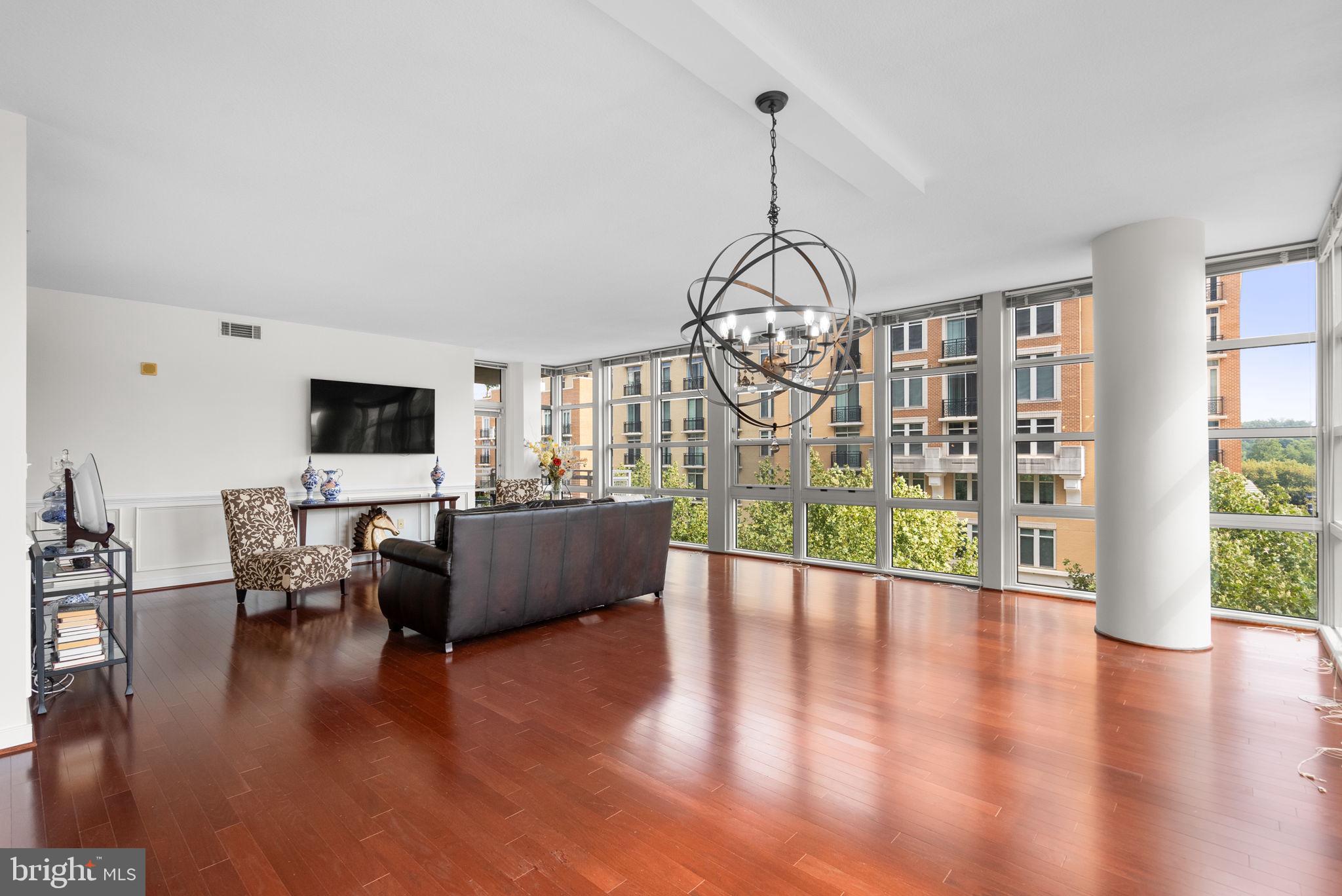 FLEET STREET CONDOMINIUMS - Residential