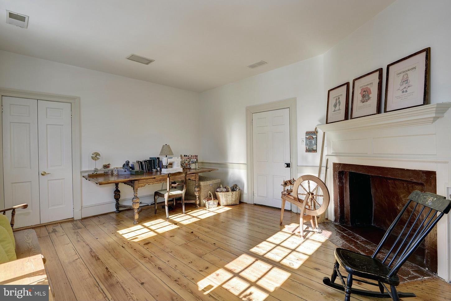 SPRING MEADOWS - Residential