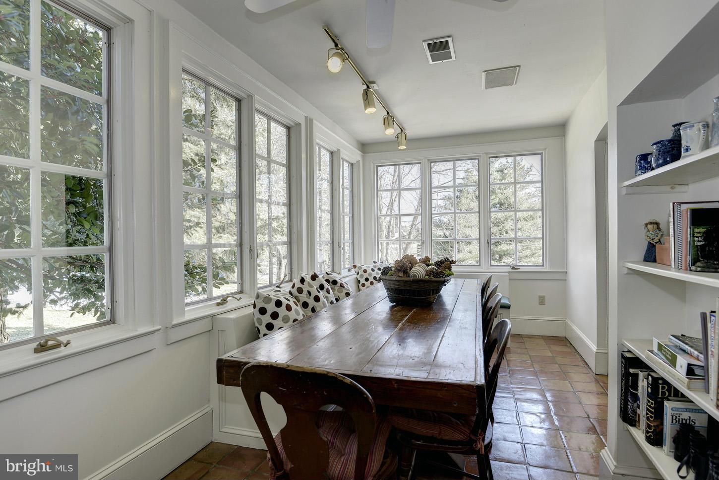 SPRING MEADOWS - Residential