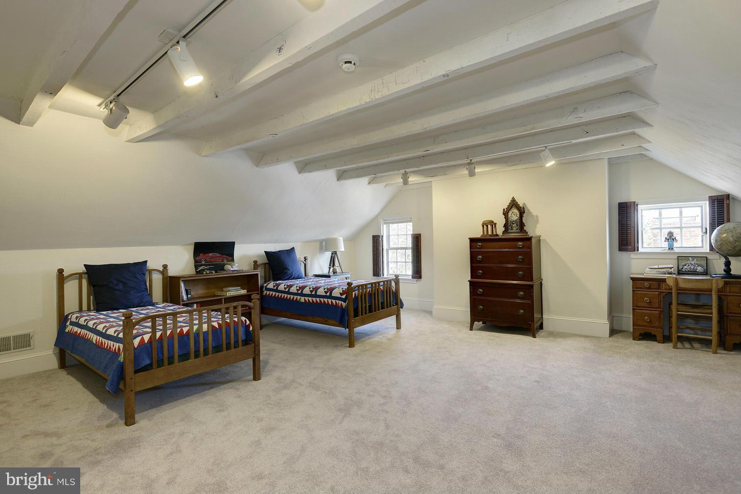 SPRING MEADOWS - Residential