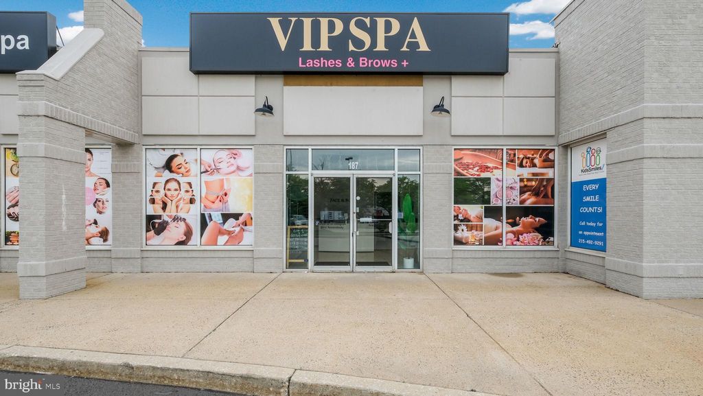 Photo of 187 Franklin Mills Blvd, PHILADELPHIA, PA 19154 (MLS # PAPH2488194)