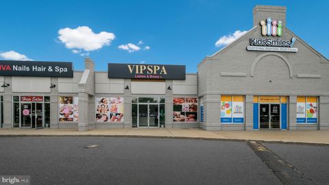 Photo of 187 Franklin Mills Blvd, PHILADELPHIA, PA 19154 (MLS # PAPH2488194)