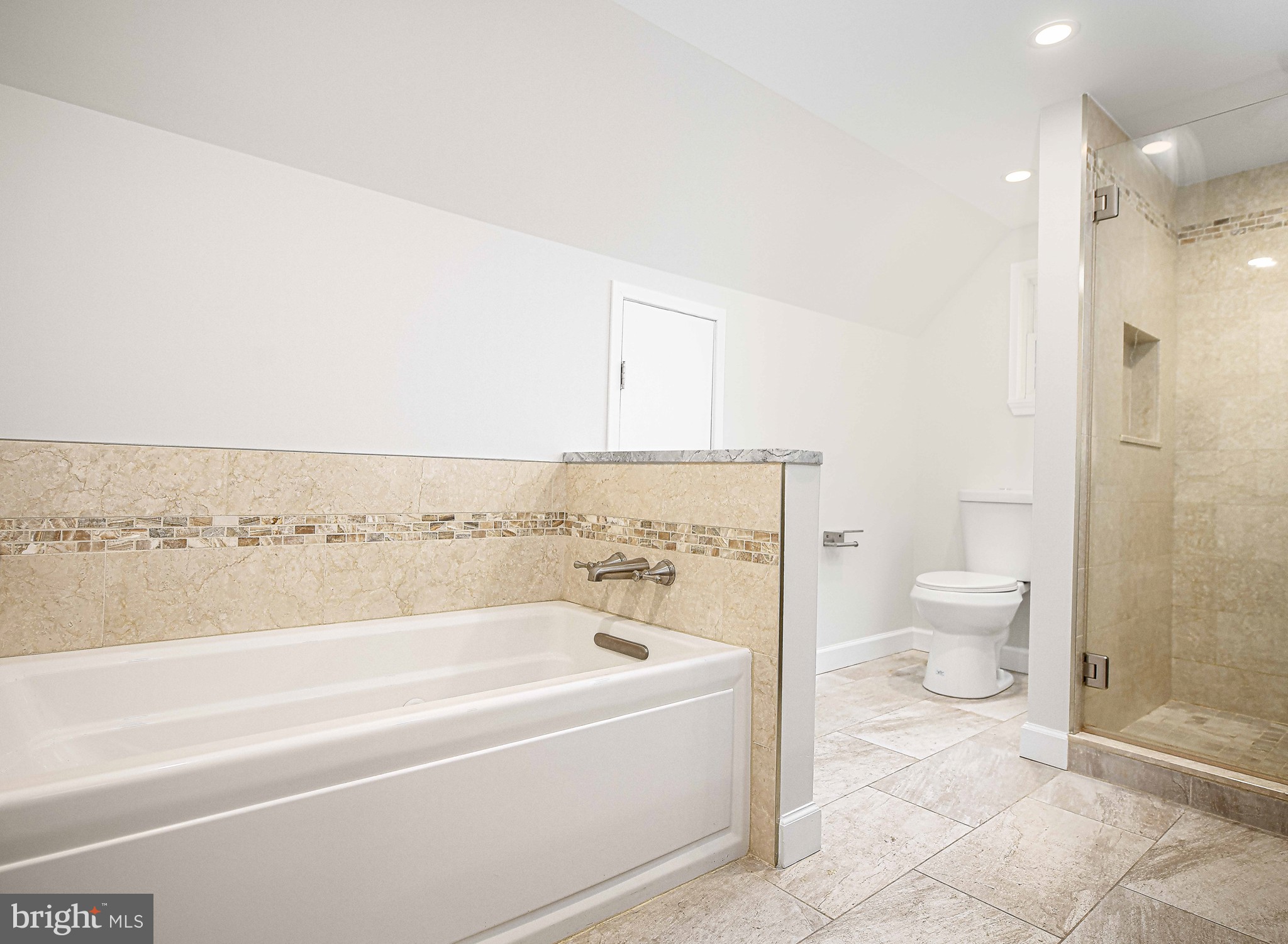 MIDDLE RIVER - Residential