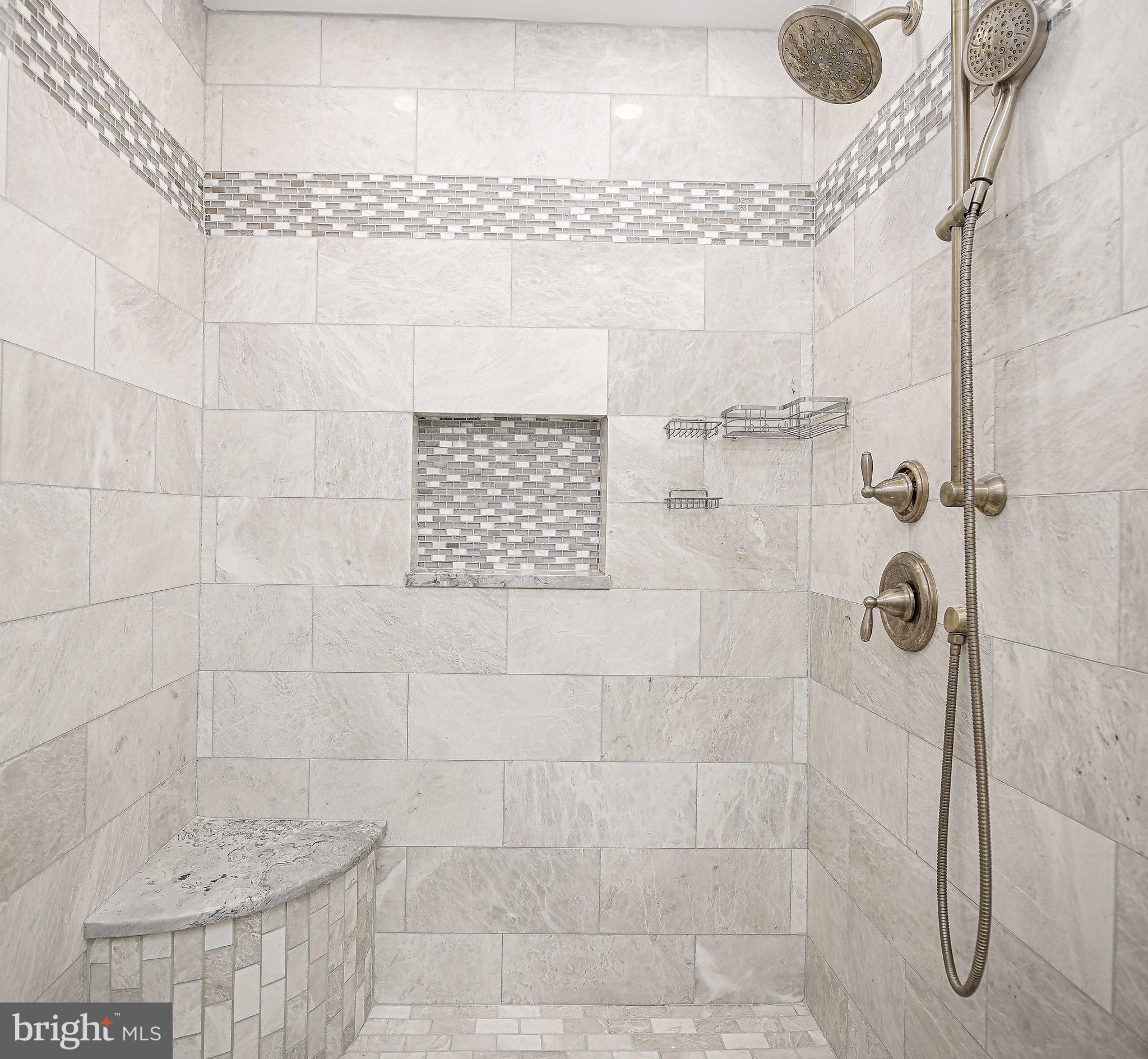 MIDDLE RIVER - Residential