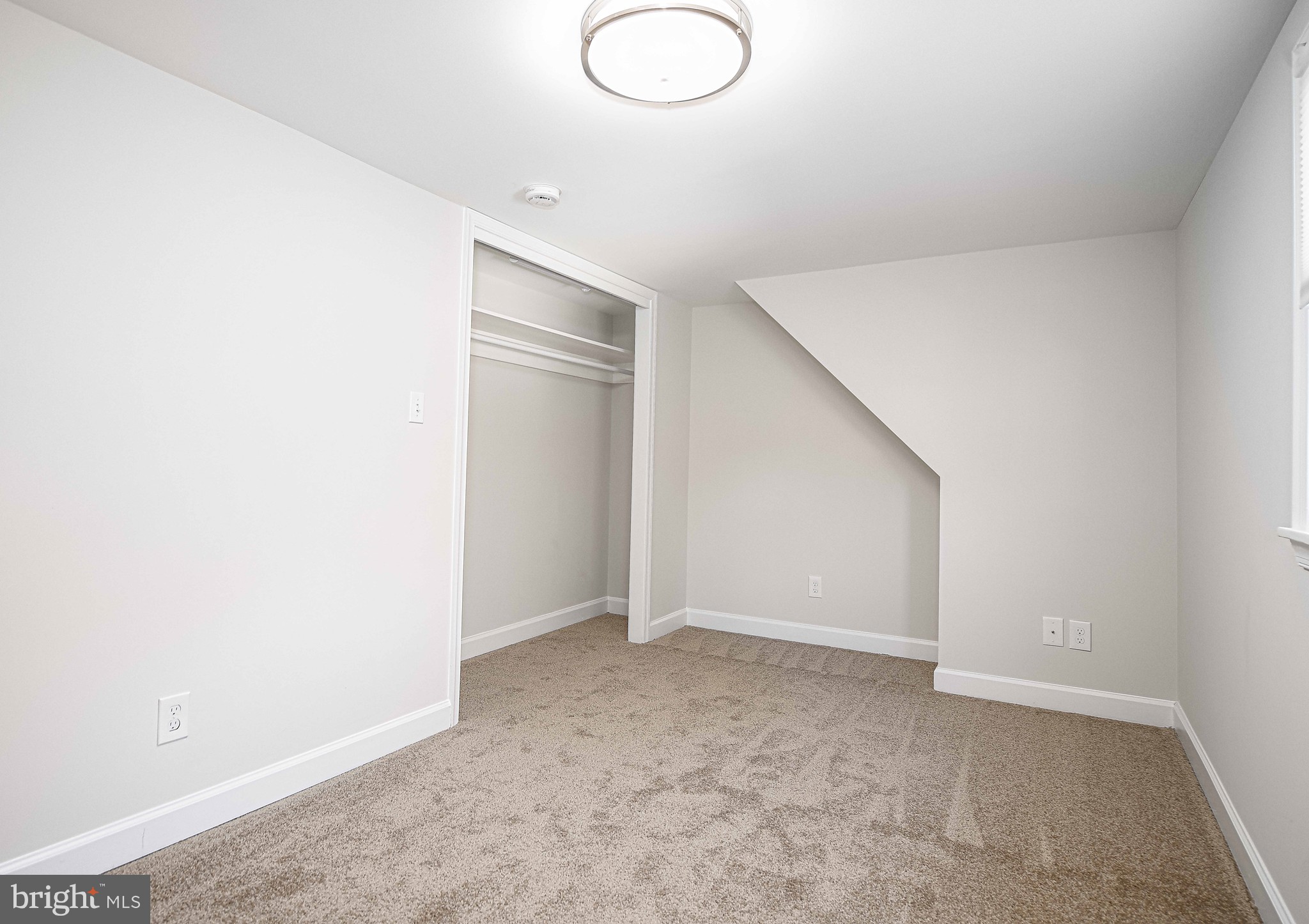 MIDDLE RIVER - Residential