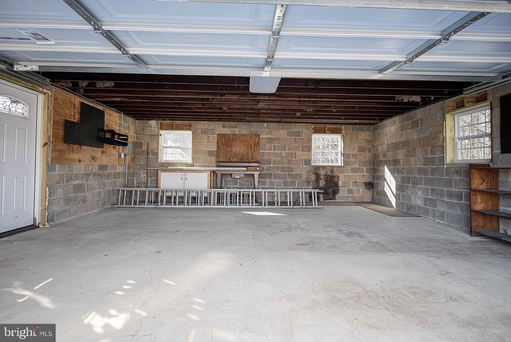 MIDDLE RIVER - Residential