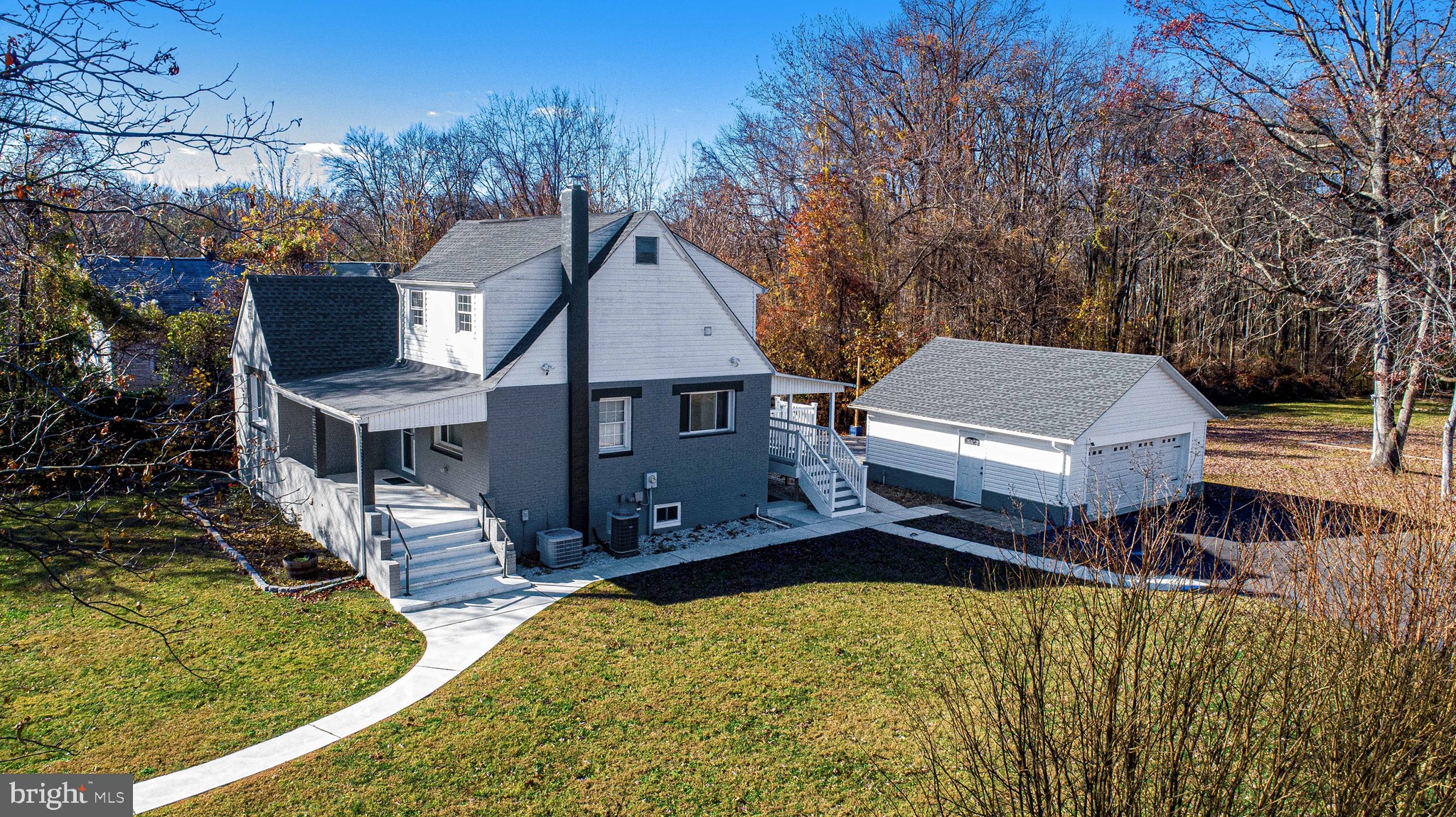 MIDDLE RIVER - Residential