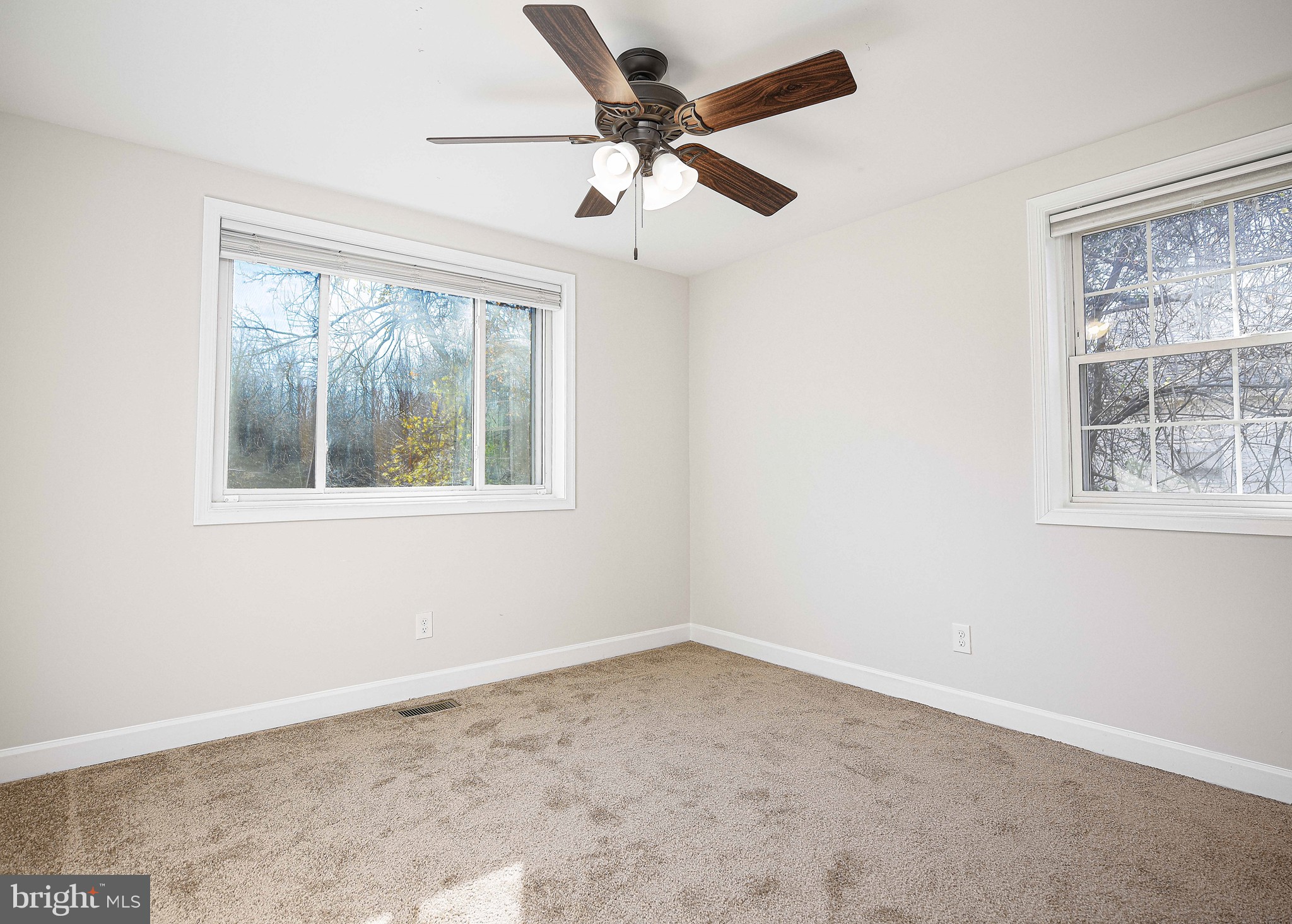 MIDDLE RIVER - Residential