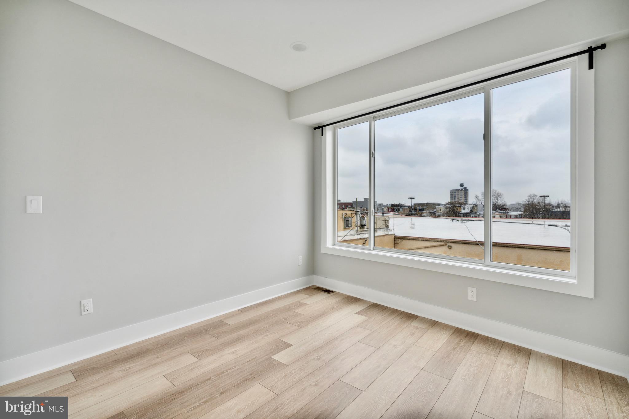 OLDE KENSINGTON - Commercial Sale