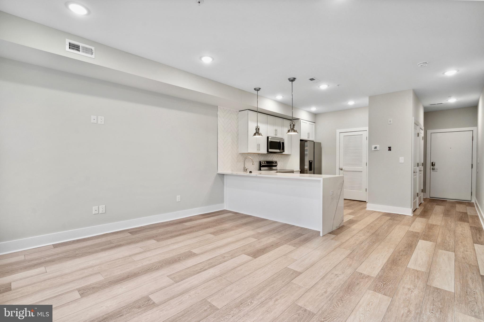 OLDE KENSINGTON - Commercial Sale