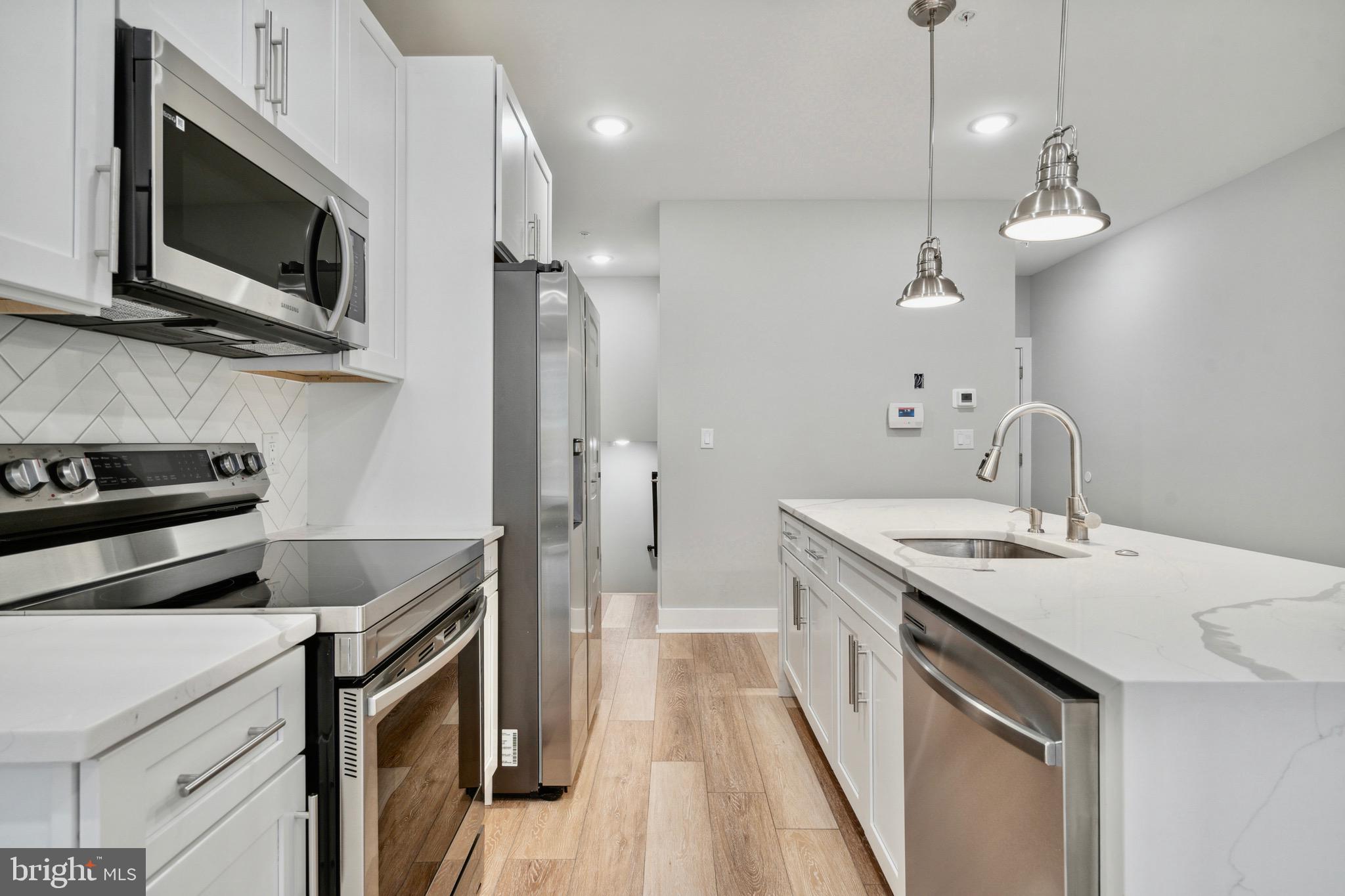 OLDE KENSINGTON - Commercial Sale