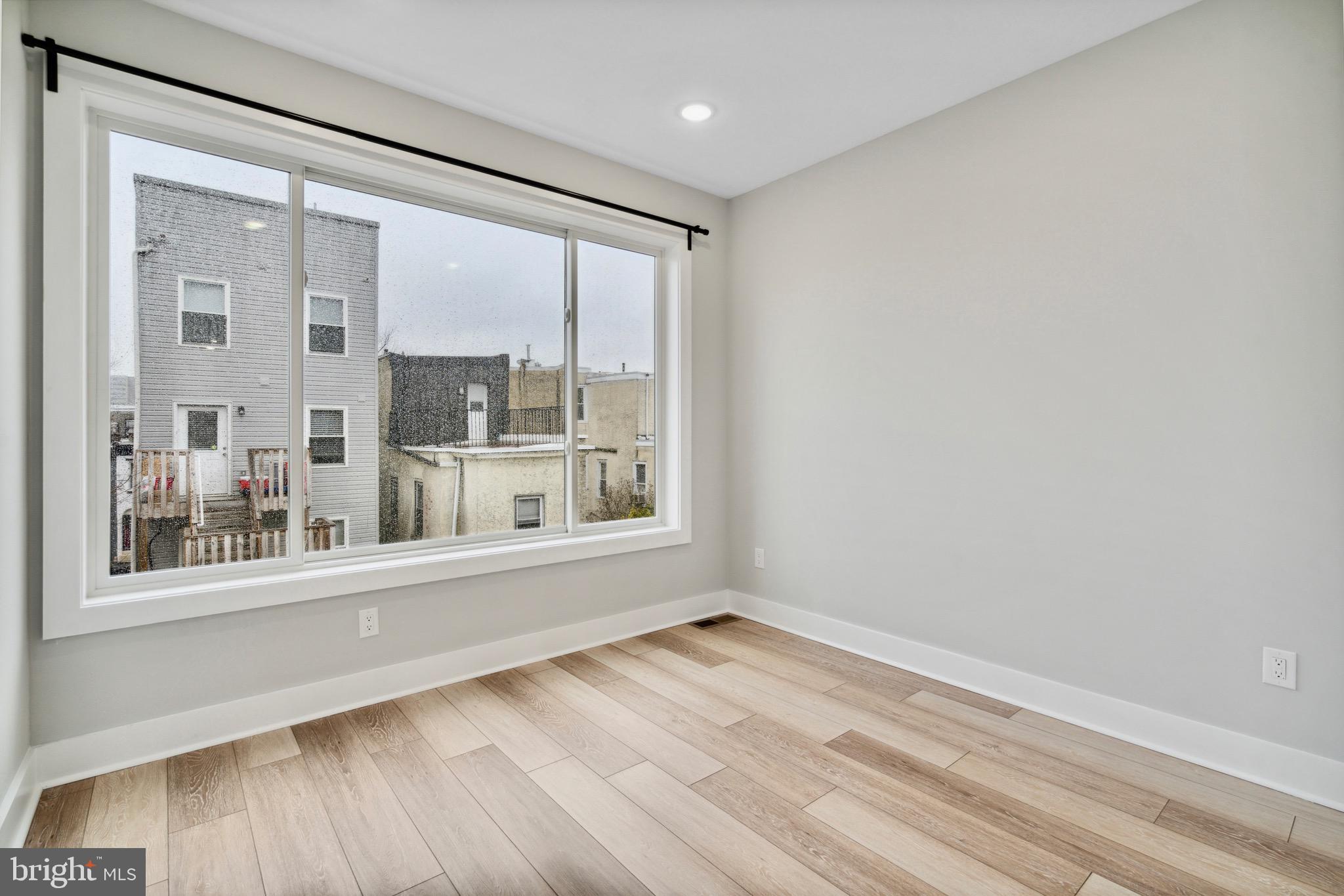 OLDE KENSINGTON - Commercial Sale