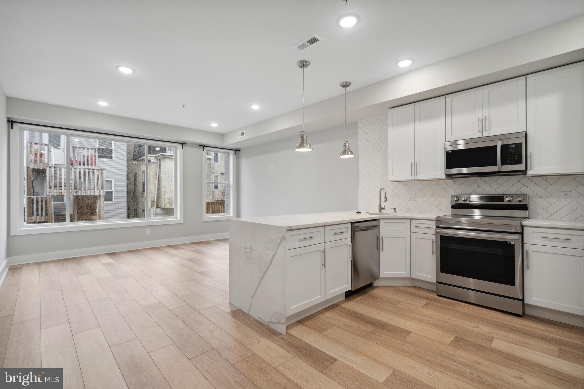 OLDE KENSINGTON - Commercial Sale