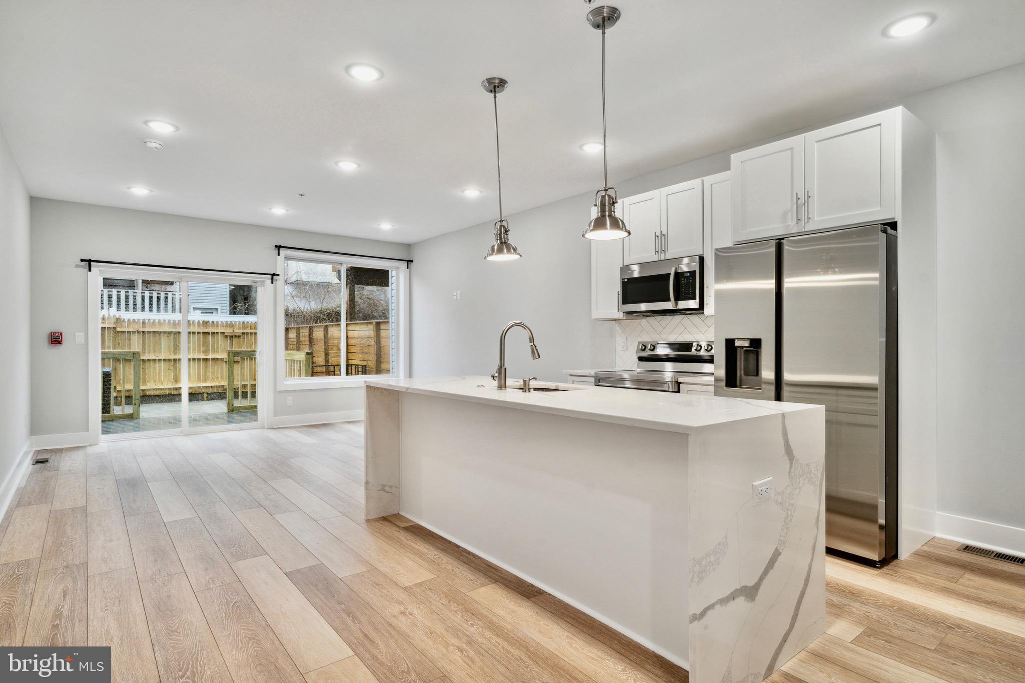 OLDE KENSINGTON - Commercial Sale