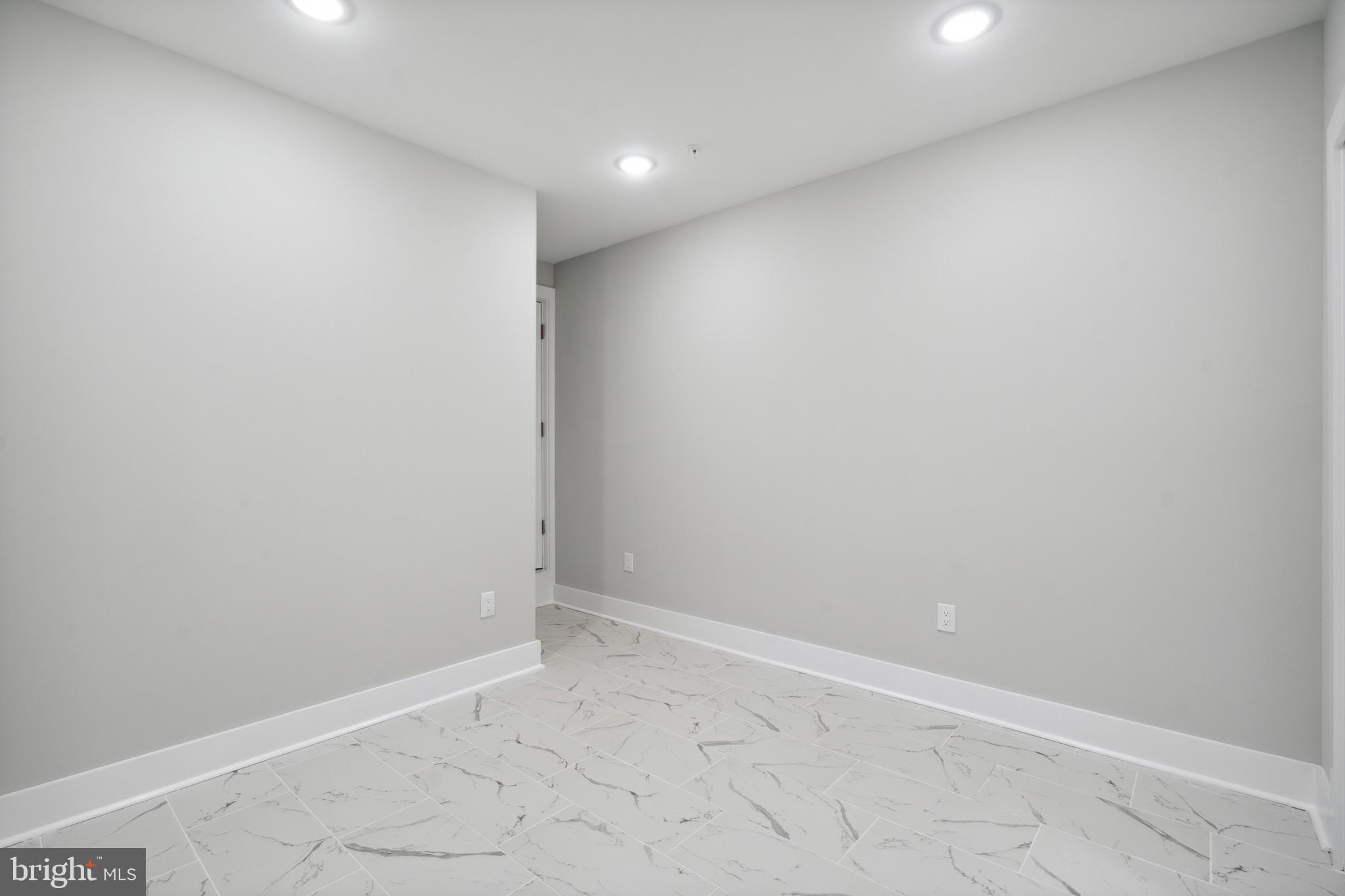 OLDE KENSINGTON - Commercial Sale