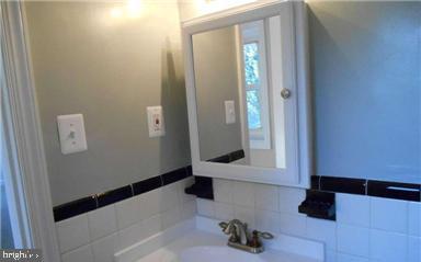 FOREST GROVE - Residential Lease