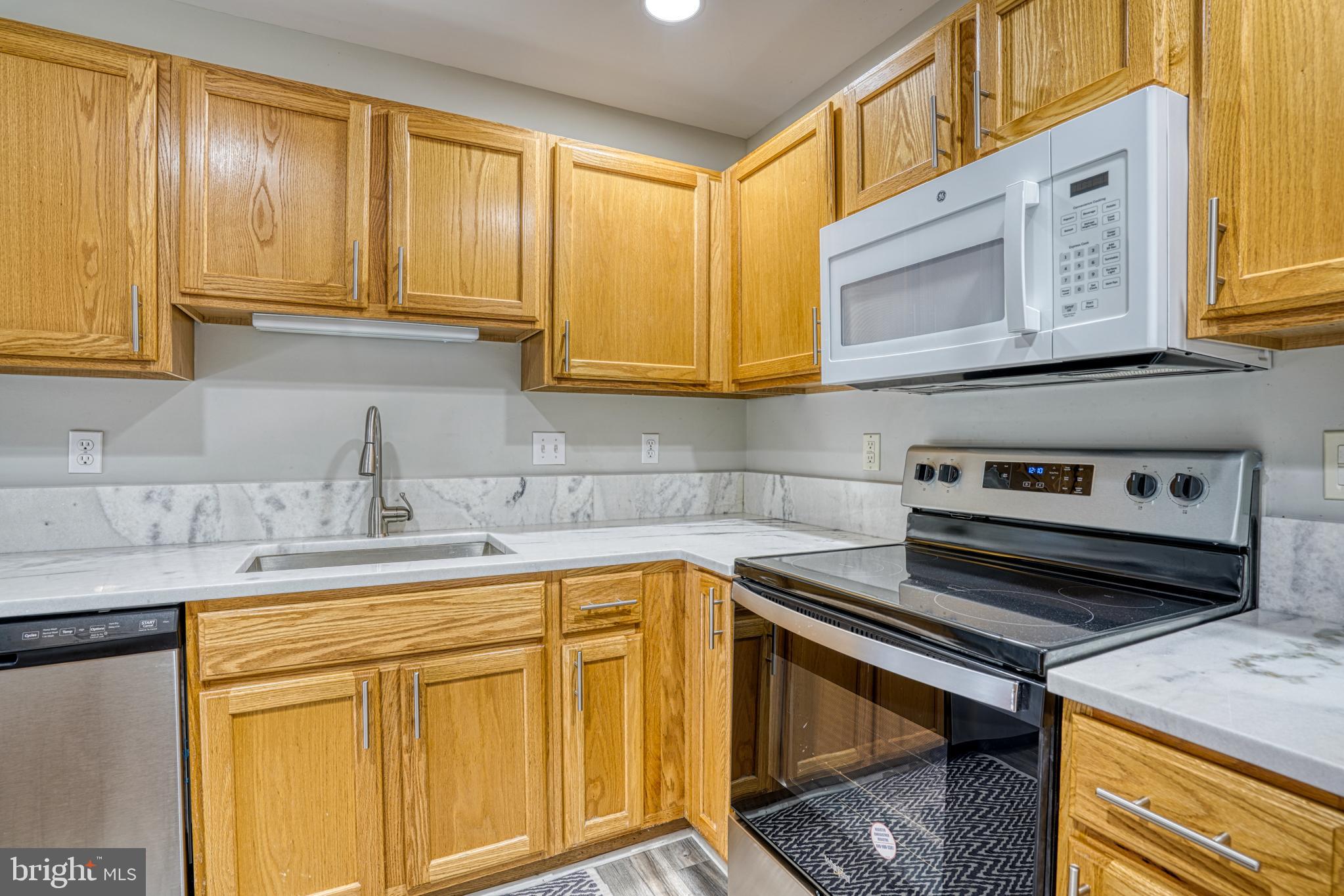 BAYSIDE MARINA - Residential