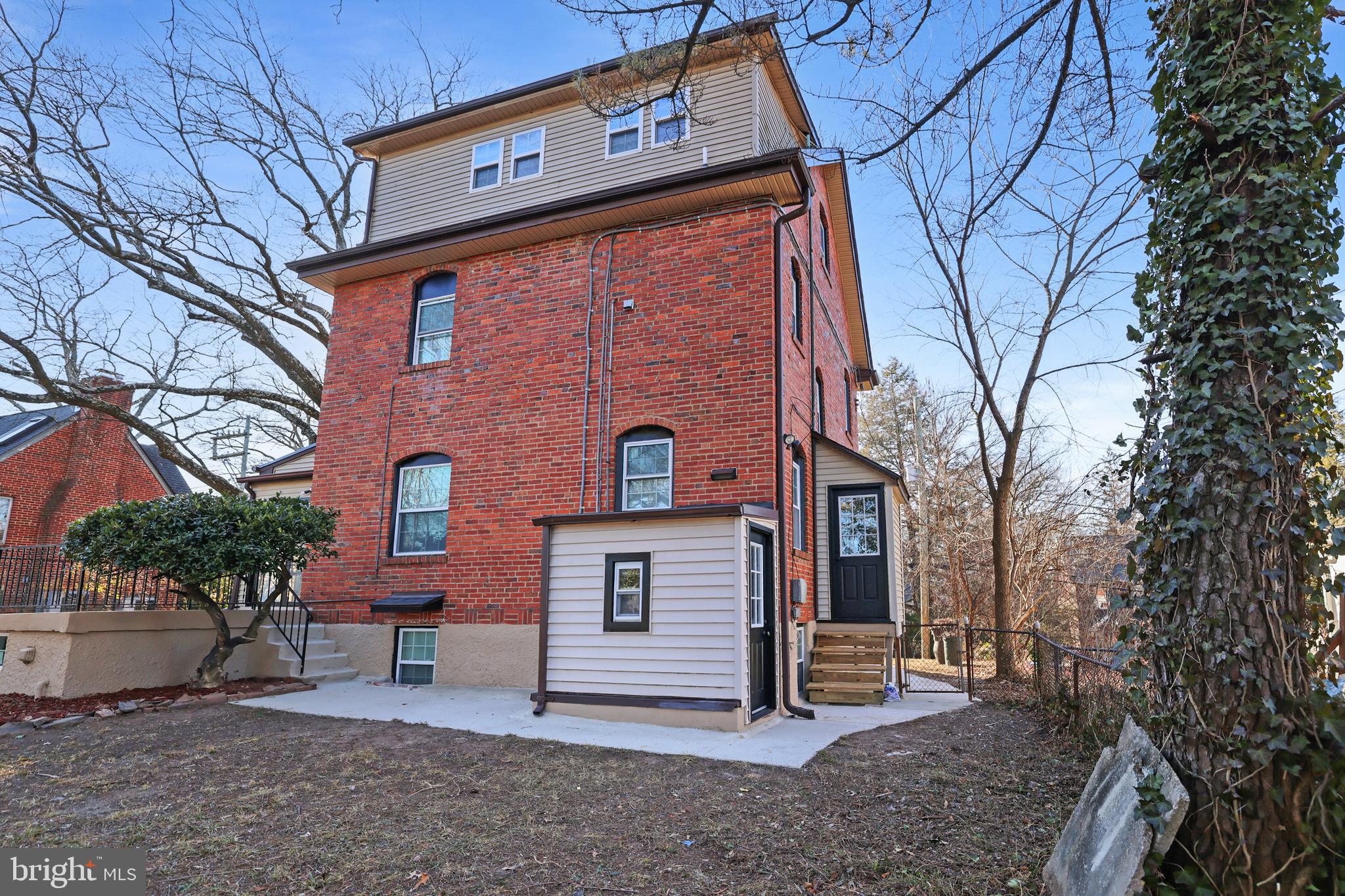 HYATTSVILLE - Residential