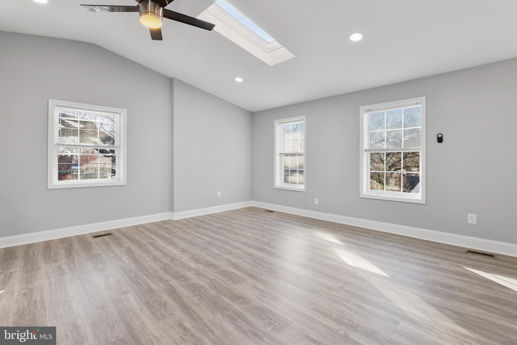 HYATTSVILLE - Residential