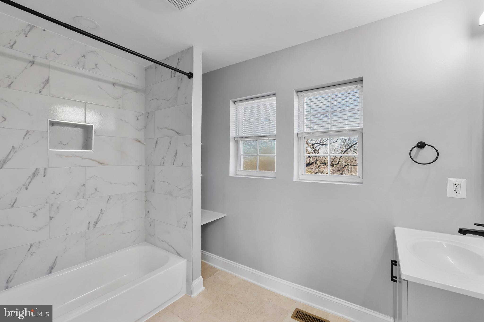 HYATTSVILLE - Residential