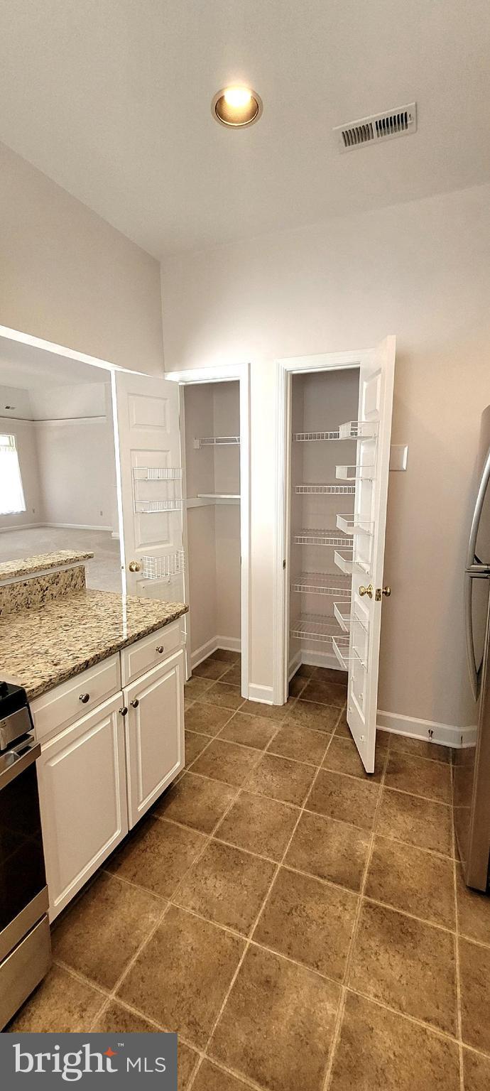 EASTON CLUB - Residential Lease