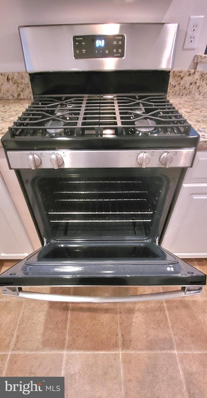 EASTON CLUB - Residential Lease