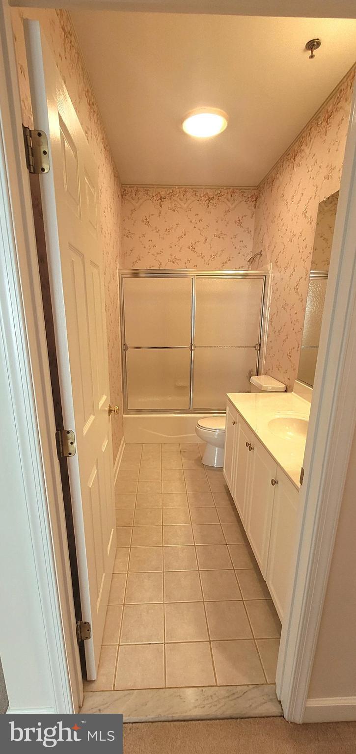 EASTON CLUB - Residential Lease