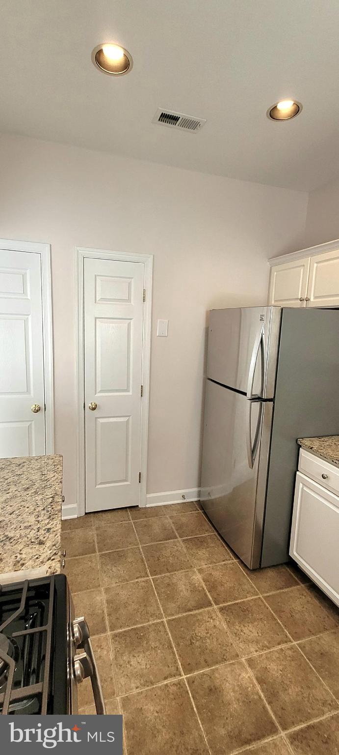 EASTON CLUB - Residential Lease