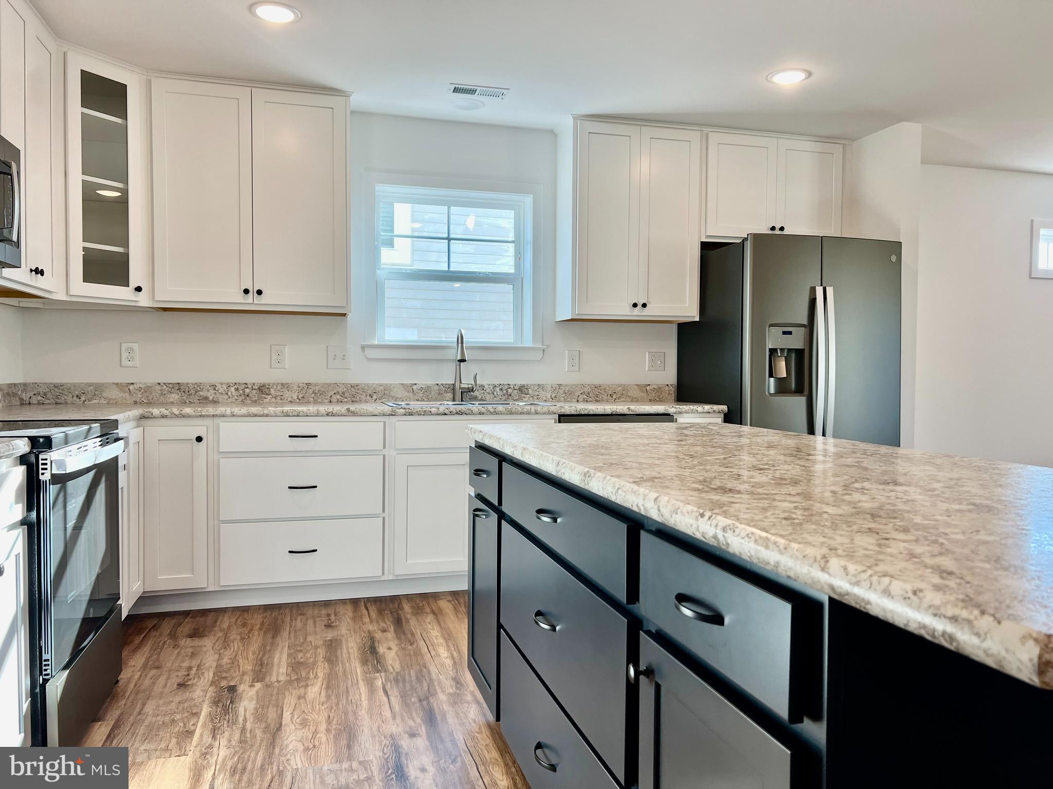 CARDINAL POINTE - Residential