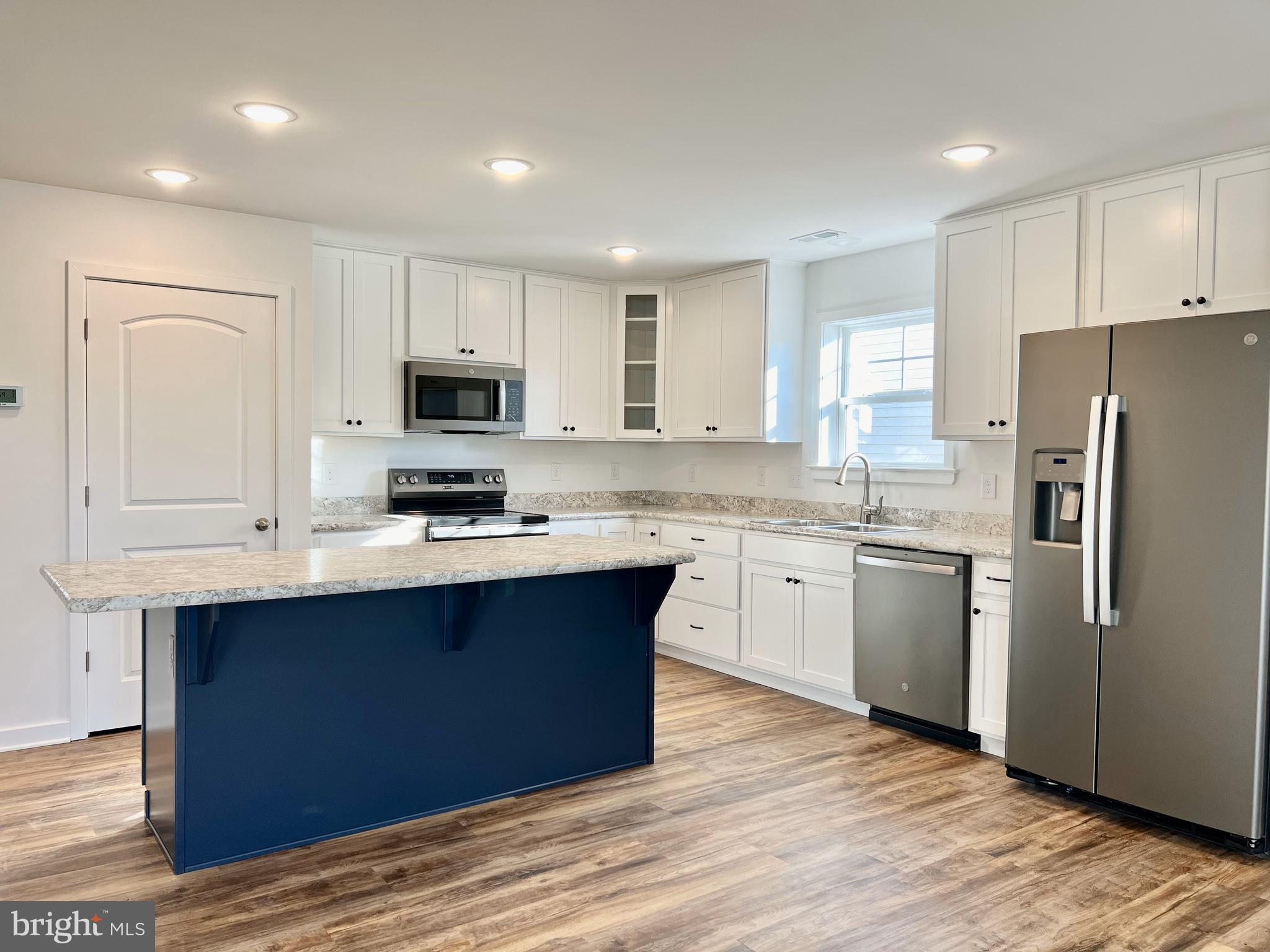 CARDINAL POINTE - Residential