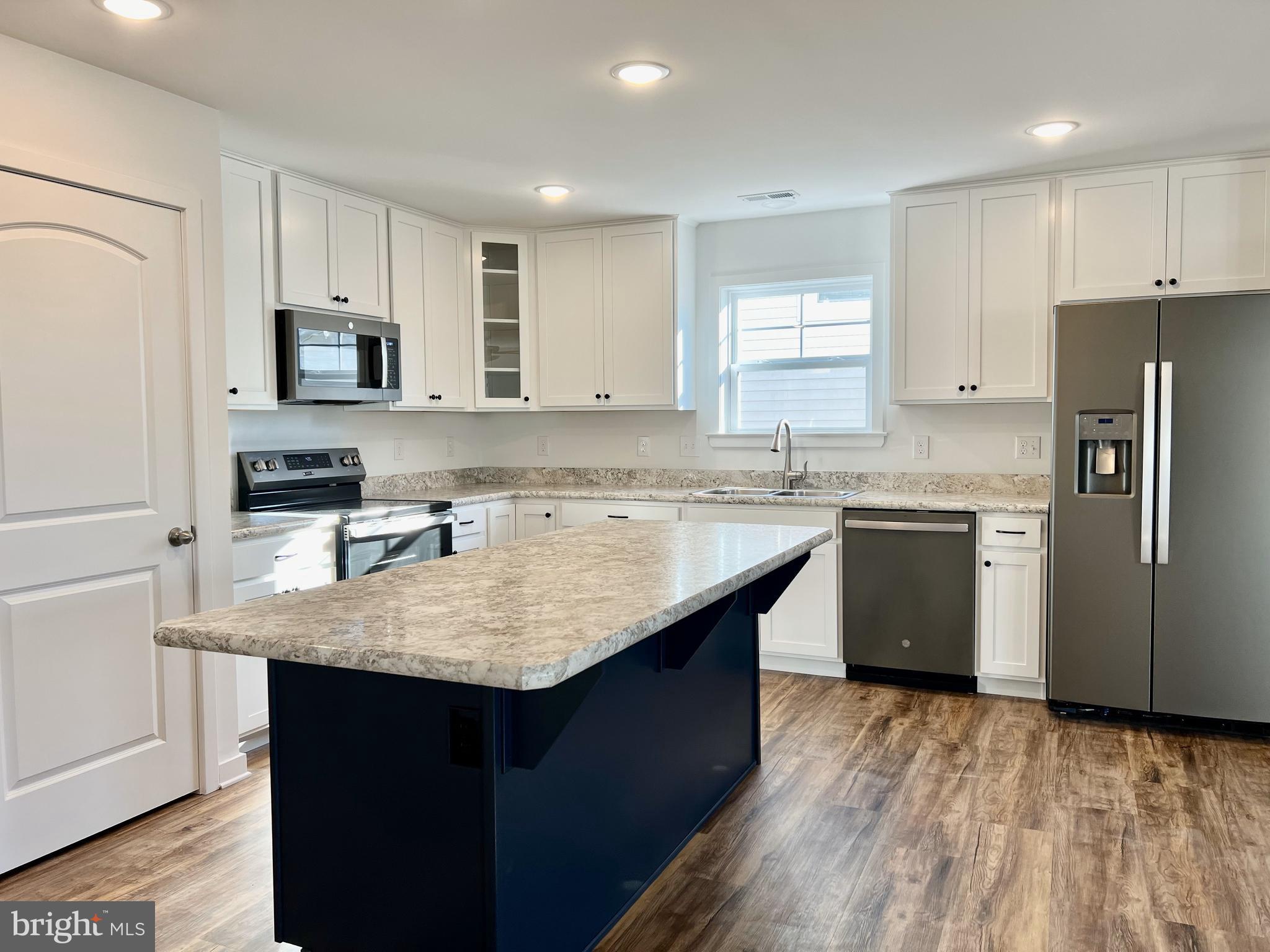 CARDINAL POINTE - Residential