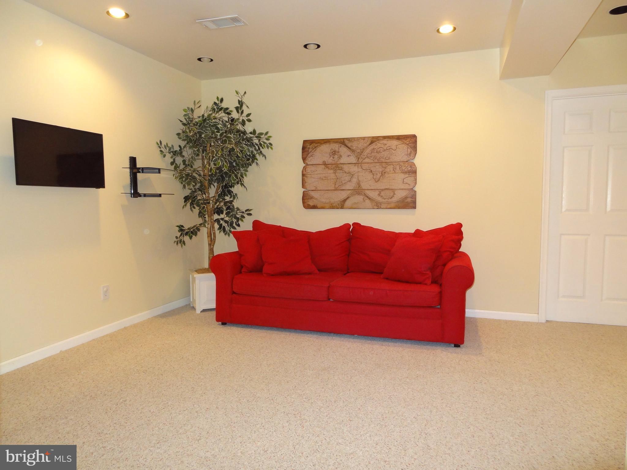 SPRIGGS COVE - Residential Lease