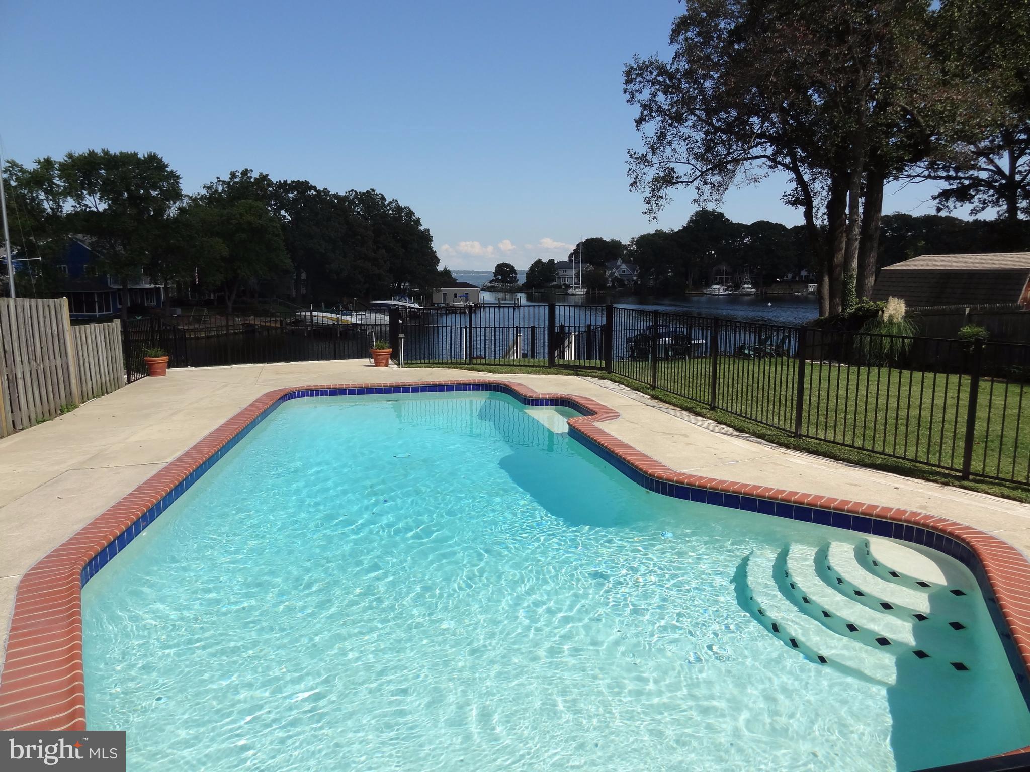SPRIGGS COVE - Residential Lease